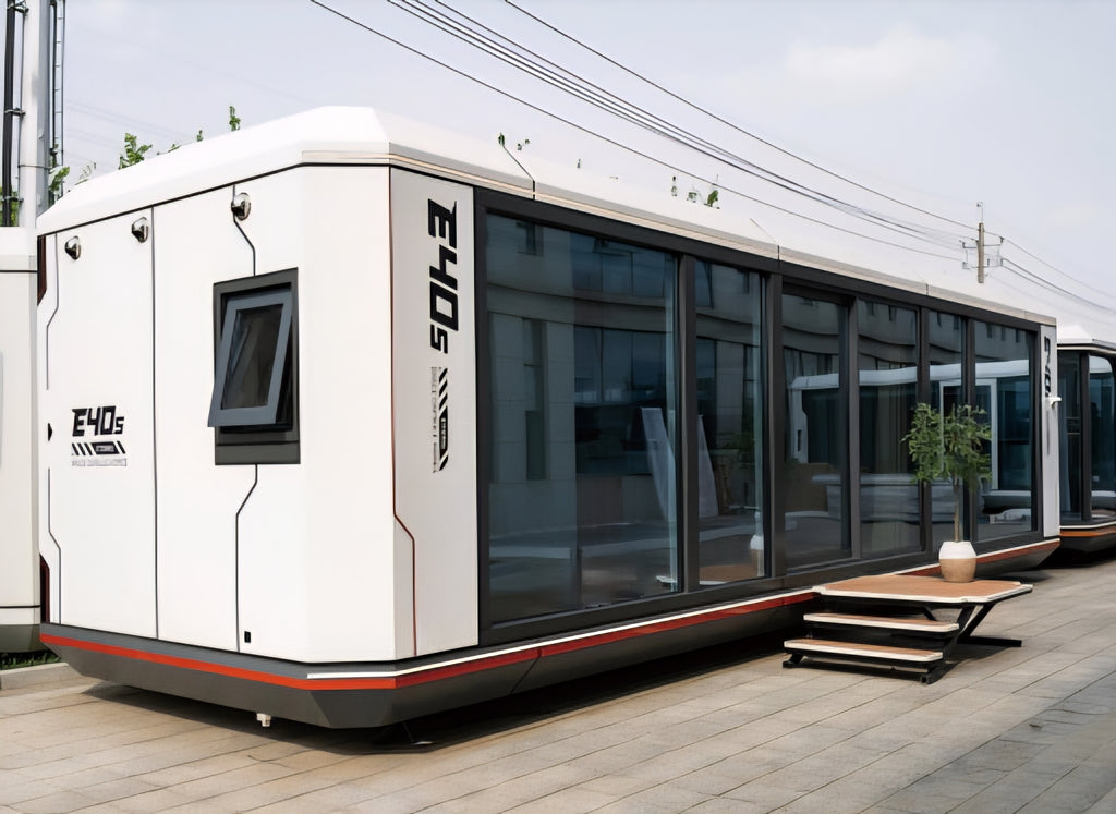 E40S Capsule House