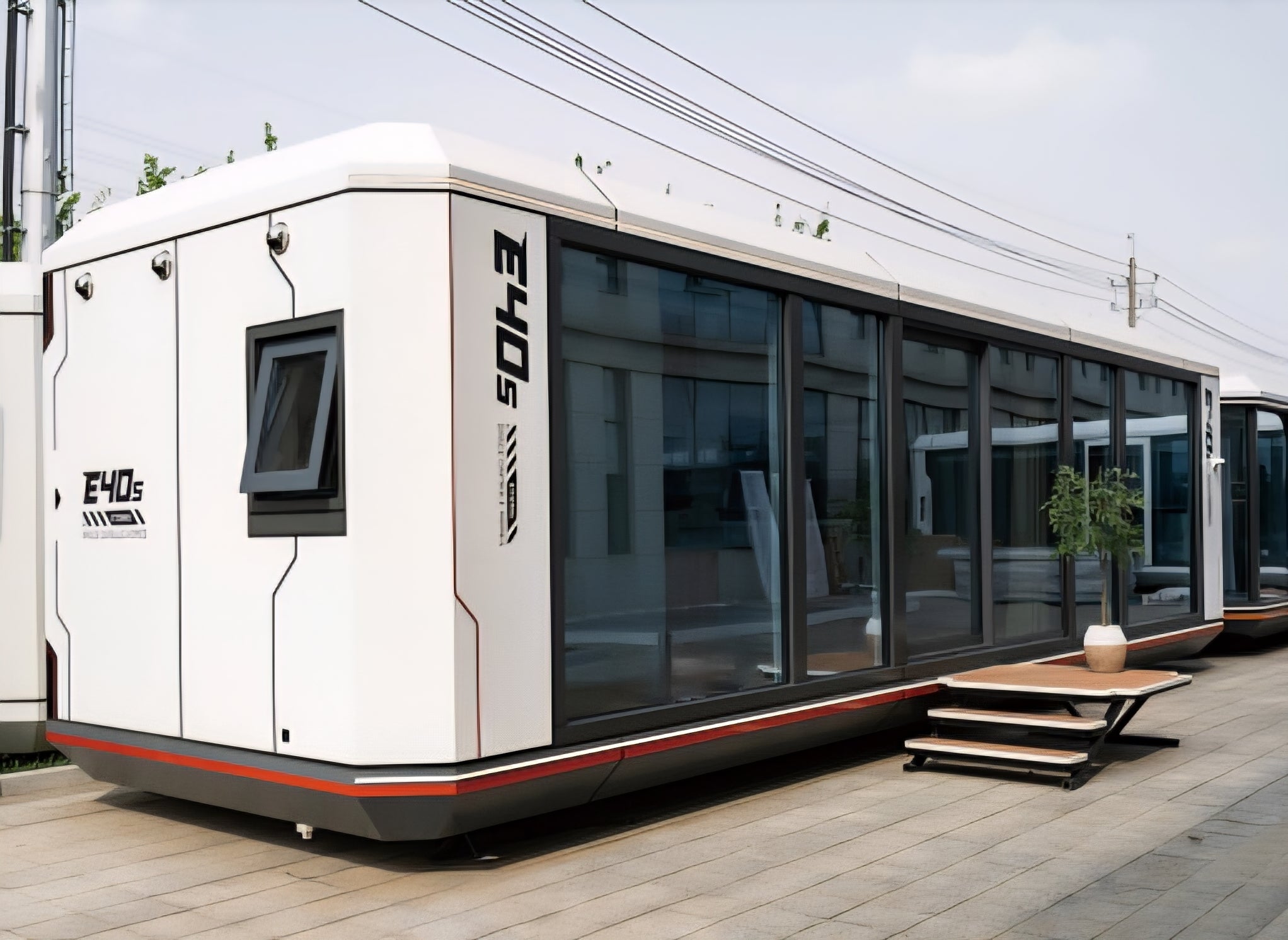 E40S Capsule House