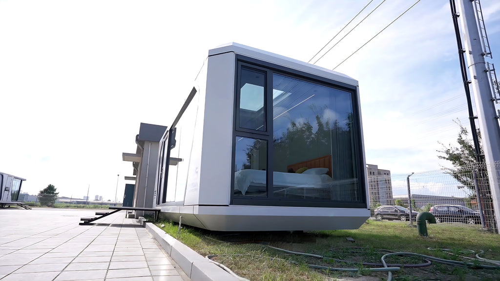 E25 Capsule House