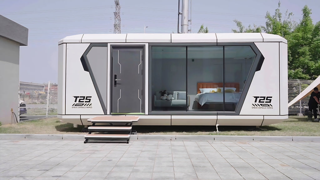 E25 Capsule House