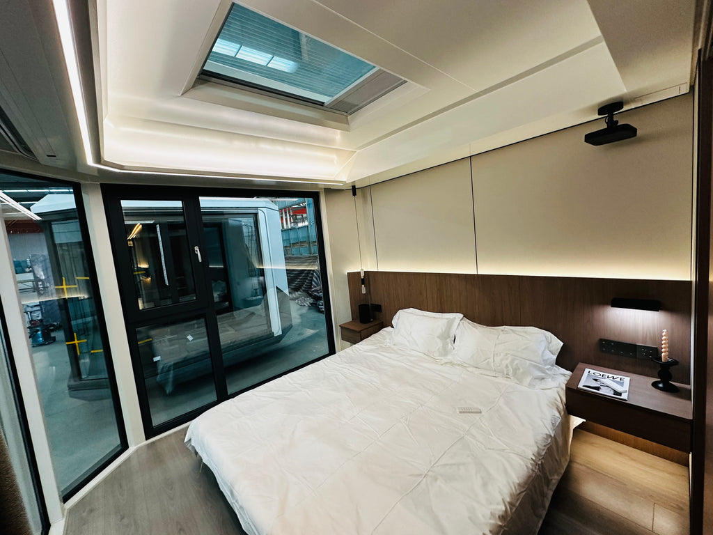 T40PF  Capsule House